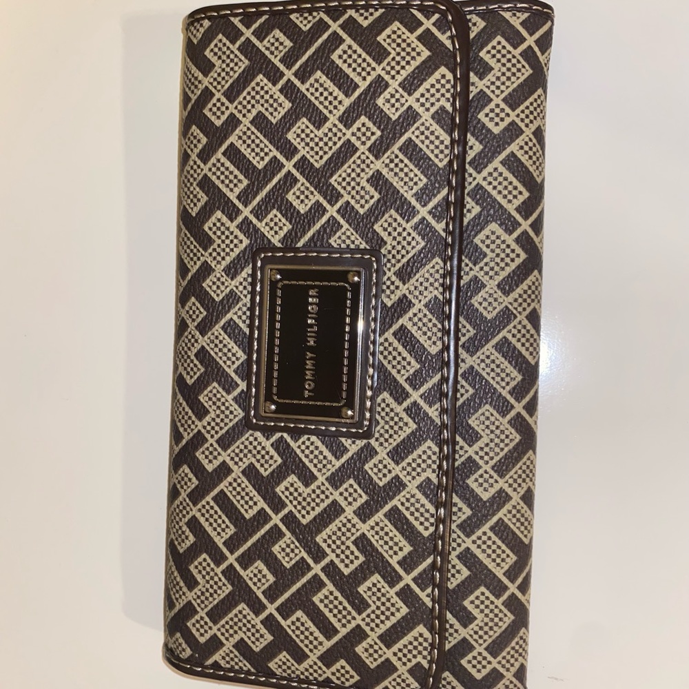 Tommy Hilfiger wallet
